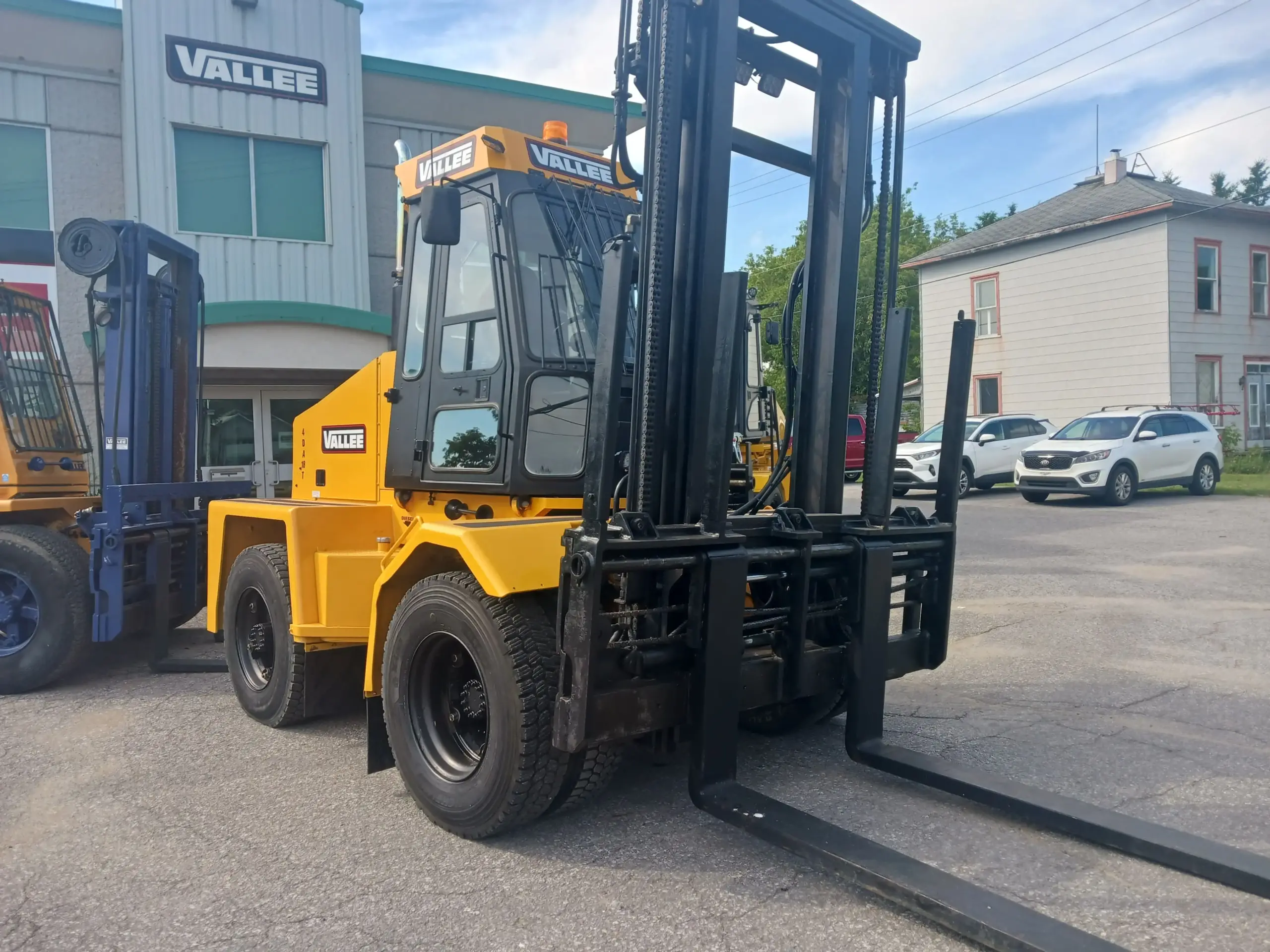 CHARIOT ÉLÉVATEUR: 4DA18T FORKLIFT